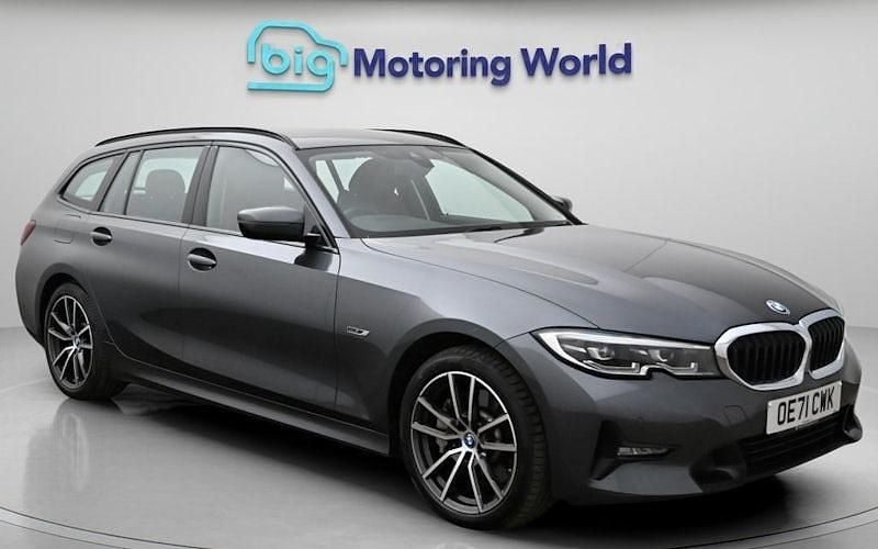 Used BMW 330e Sport Line 292 HP (214 kW) 2022 Grey Estate