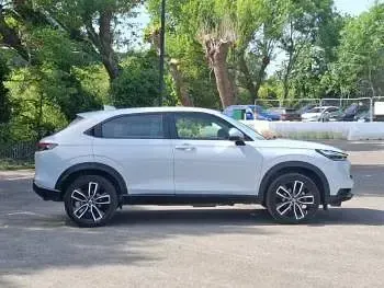 Używany Honda HR-V Elegance 131 KM (96 kW) 2023 Biały SUV