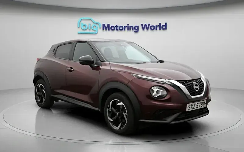 Used Nissan Juke N-Connecta 114 HP (83 kW) 2023 Red SUV