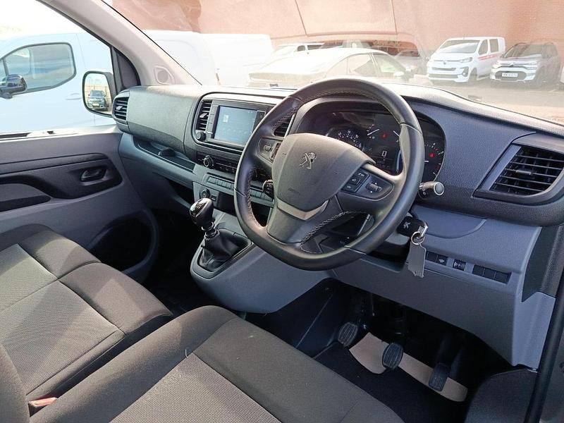 Used Peugeot Expert Premium 142 HP (104 kW) 2022 Grey Van