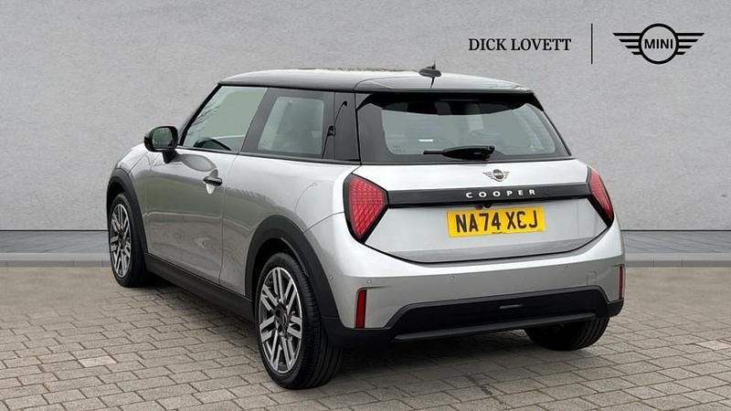 Used Mini Cooper Hatch 154 HP (113 kW) 2024 Silver Hatchback