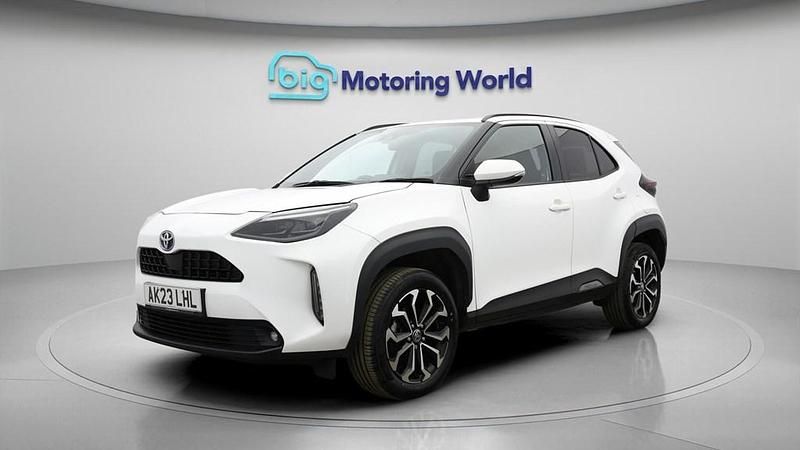Used Toyota Yaris Cross Design 116 HP (85 kW) 2023 White SUV