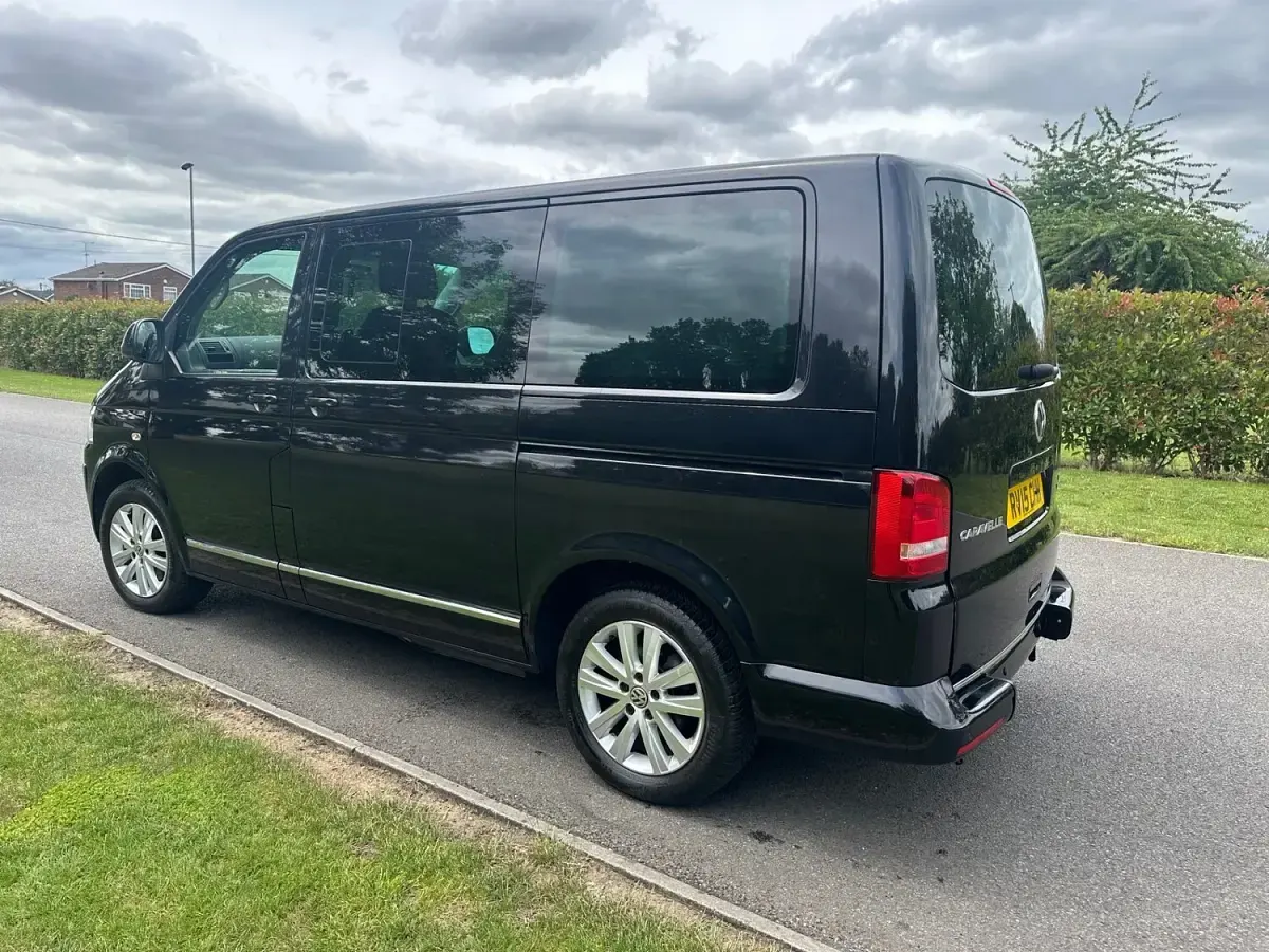 Used VW Caravelle Executive 180 HP (132 kW) 2015 Black Van