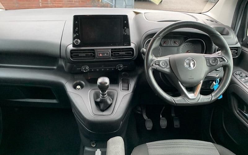 Used Vauxhall Combo S 131 HP (96 kW) 2021 Grey Estate