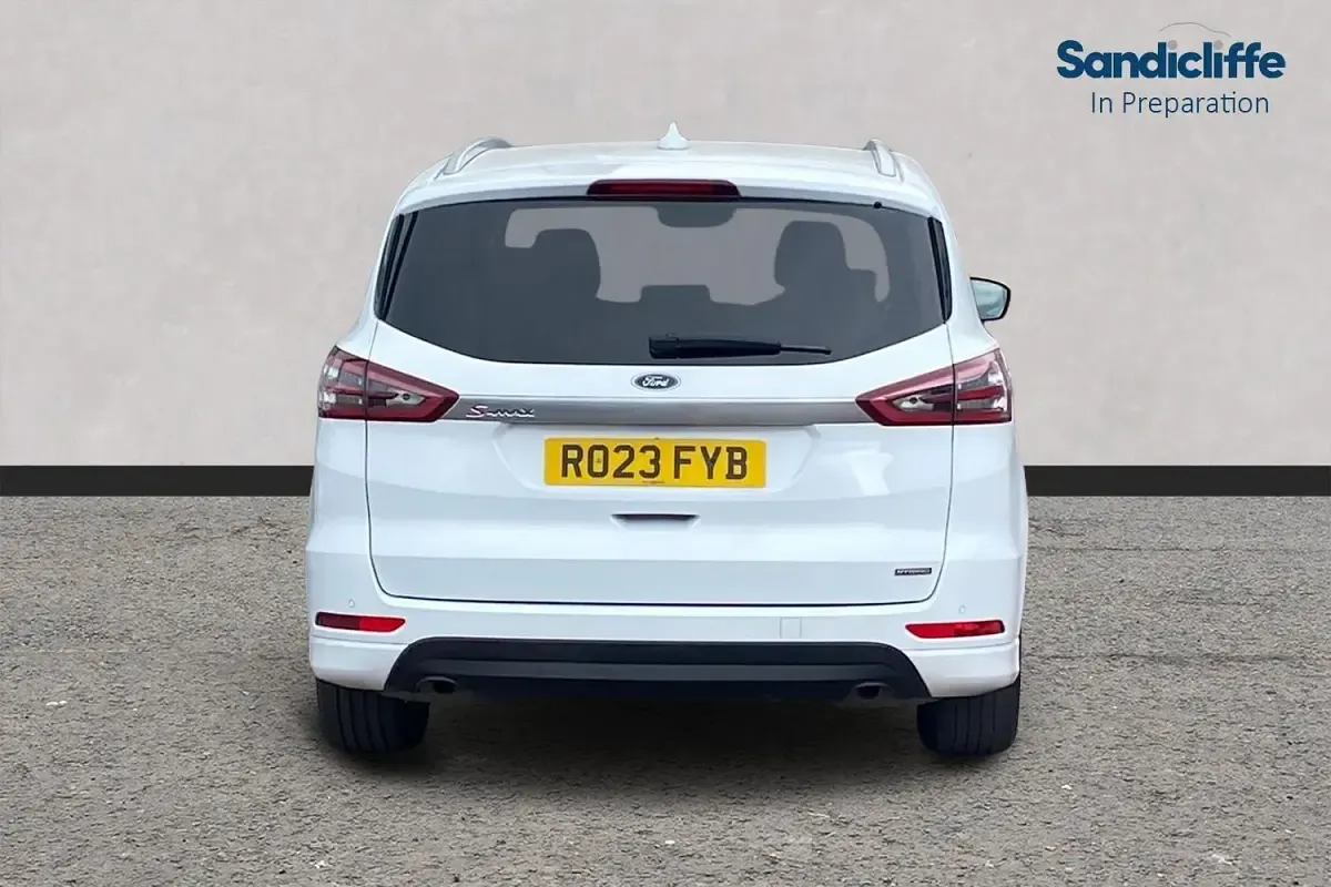 Used Ford S-MAX Titanium 190 HP (139 kW) 2022 White MPV