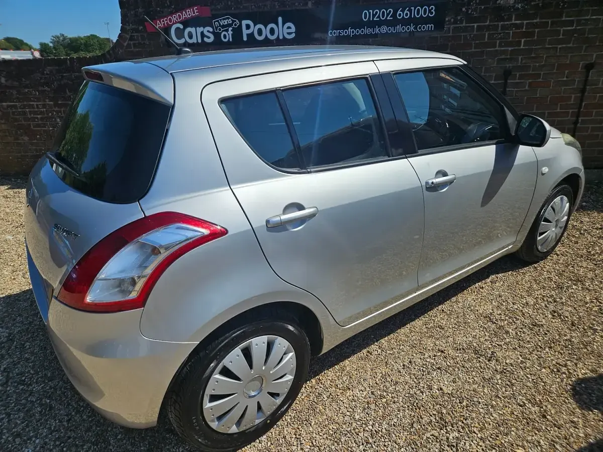 Used Suzuki Swift 94 HP (69 kW) 2014 Silver Hatchback