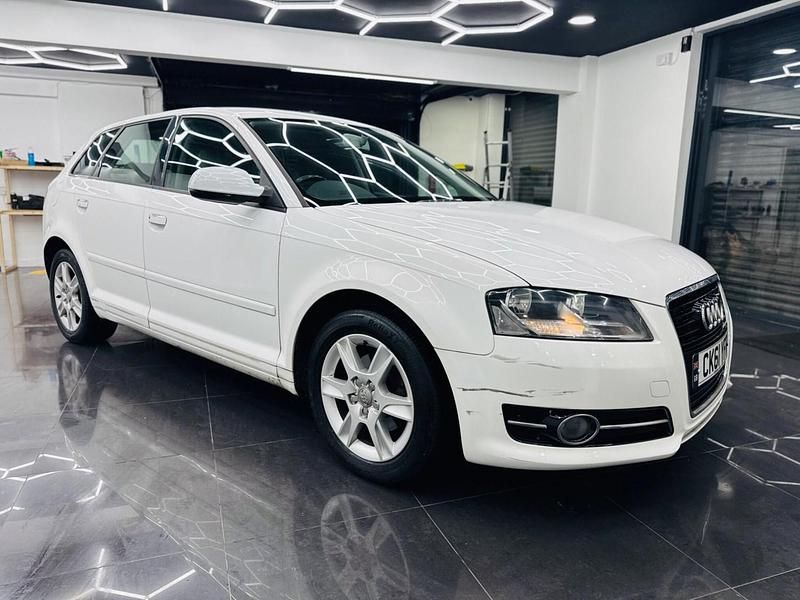 Used Audi A3 Sportback 105 HP (77 kW) 2011 White Hatchback
