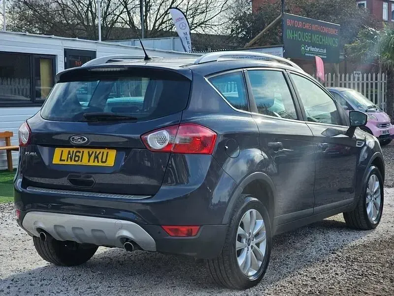 Usado Ford Kuga Titanium 140 HP (102 kW) 2011 Azul SUV