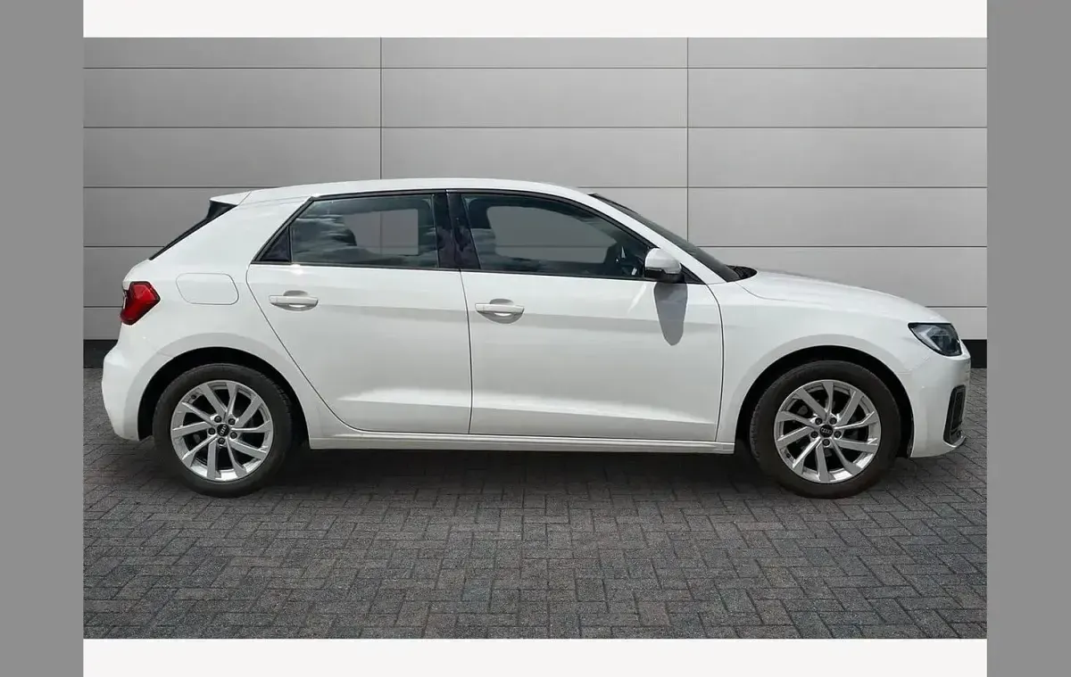 Used Audi A1 Sport 95 HP (69 kW) 2023 White SUV