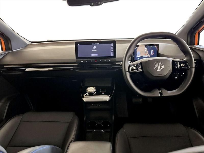 Used MG MG4 EV Trophy 149 kW (203 HP) 2022 Orange Hatchback