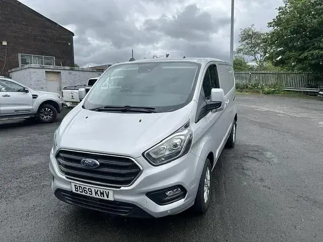 Used Ford Transit Custom Limited 130 HP (95 kW) 2019 Silver Van