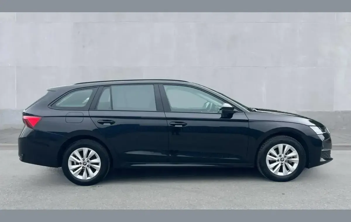 Used Skoda Octavia SE Technology 150 HP (110 kW) 2025 Black Estate