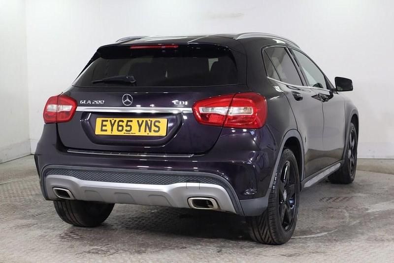 Used Mercedes GLA200 AMG line 136 HP (100 kW) 2015 Mauve/purple SUV
