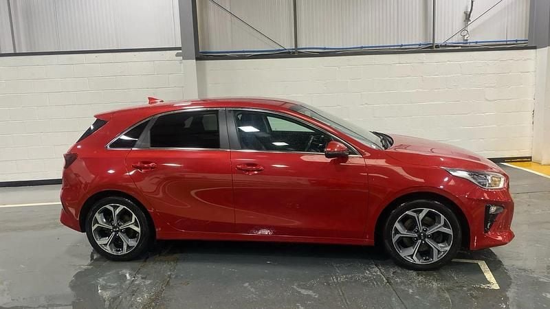 Used Kia Ceed 138 HP (101 kW) 2020 Red Hatchback