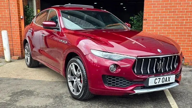 Used Maserati Levante 275 HP (202 kW) 2017 Red SUV