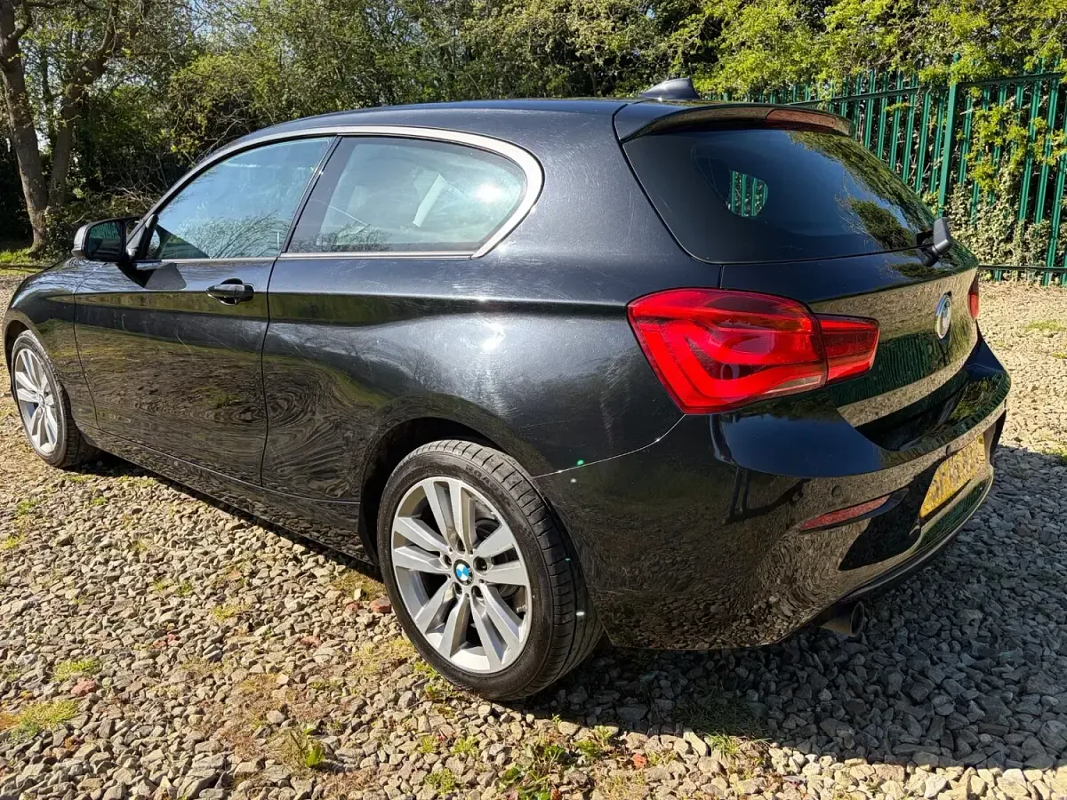 Used BMW 118 Sport Line 2018 Black Hatchback