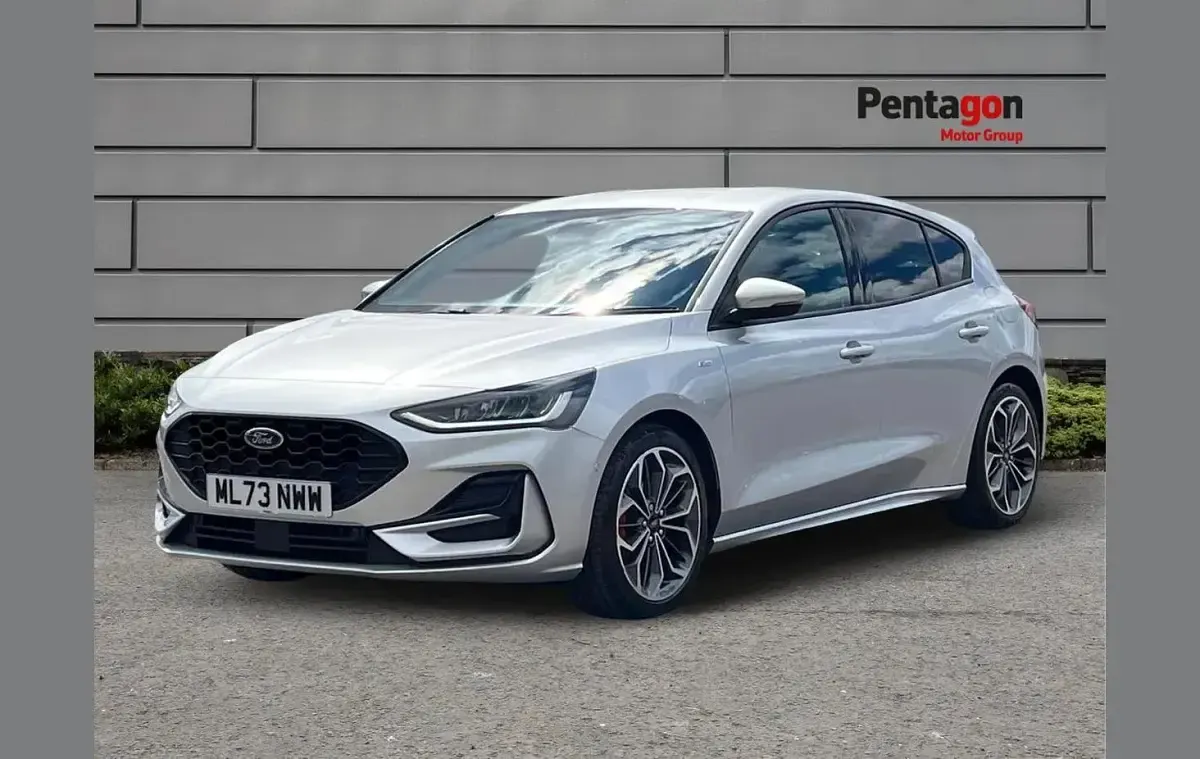 Used Ford Focus ST-Line X 123 HP (90 kW) 2023 Silver Hatchback