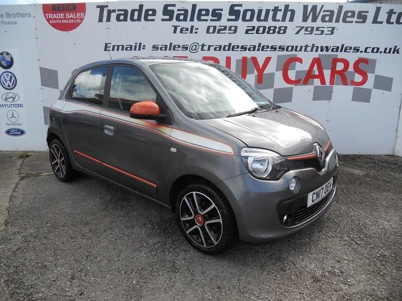 Used Renault Twingo Dynamique 70 HP (51 kW) 2017 Grey Hatchback