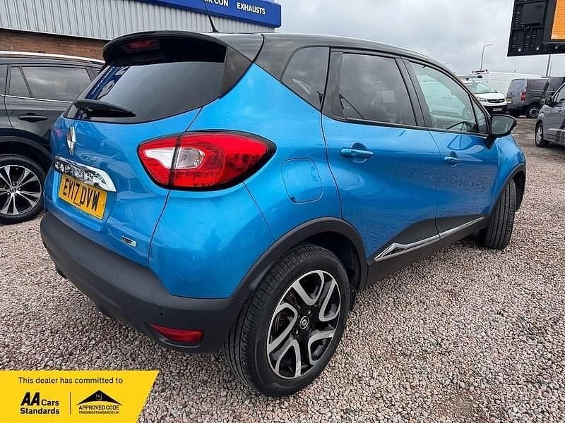 Used Renault Captur Dynamique 90 HP (66 kW) 2017 Blue/black SUV