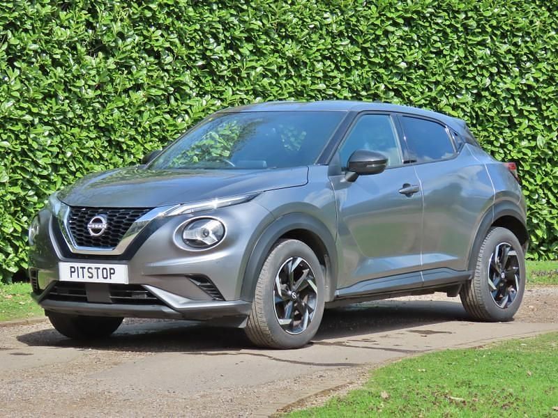 Usado Nissan Juke N-Connecta 2023 Gris SUV