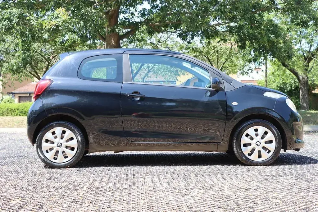 Used Citroën C1 Feel 68 HP (50 kW) 2014 Black Hatchback