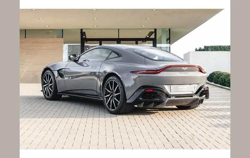 Used Aston Martin Vantage 502 HP (369 kW) 2018 Grey Coupe