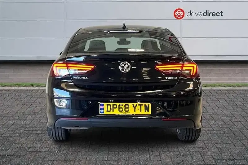 Second-hand Vauxhall Insignia SRi 140 CP (102 kW) 2019 Negru Hatchback
