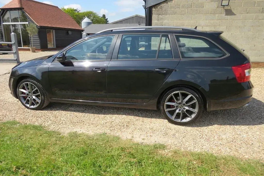 Used Skoda Octavia vRS 150 HP (110 kW) 2014 Black Estate