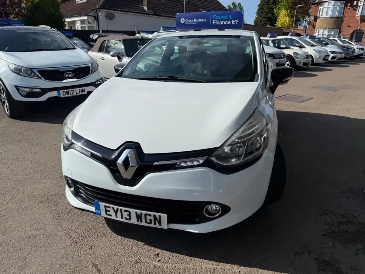 Usado Renault Clio IV Dynamique 90 HP (66 kW) 2013 Branco Citadino