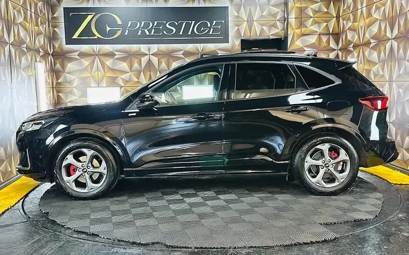 Used Ford Kuga ST-Line 179 HP (131 kW) 2024 Black SUV