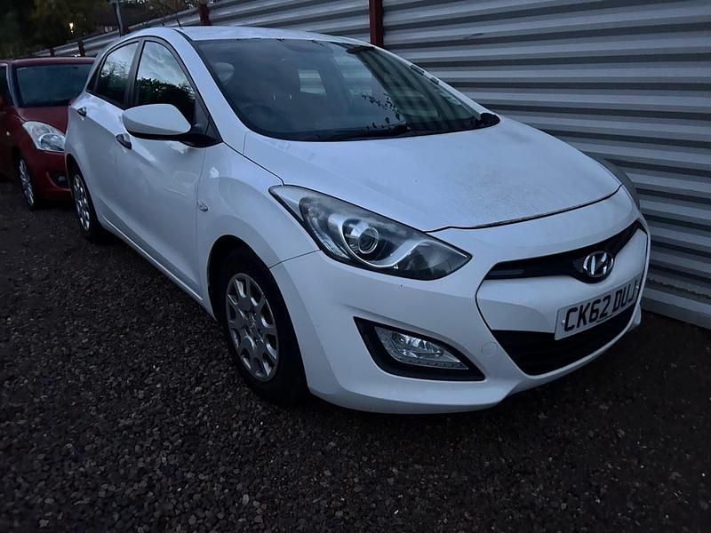 White Used 2012 Hyundai i30 Classic Hatchback | £2,995 (Expensive) - Image 1/1