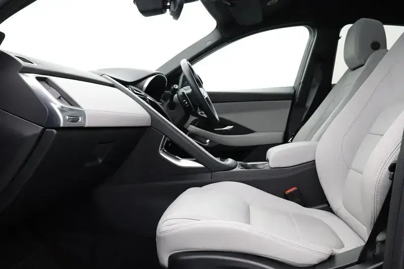 Usado Jaguar E-Pace R-Dynamic 201 HP (147 kW) 2024 Azul SUV