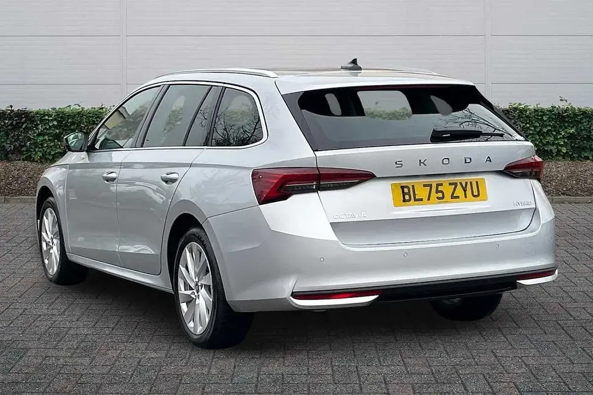 Gebraucht Skoda Octavia SE L 110 PS (80 kW) 2025 Silber Kombi