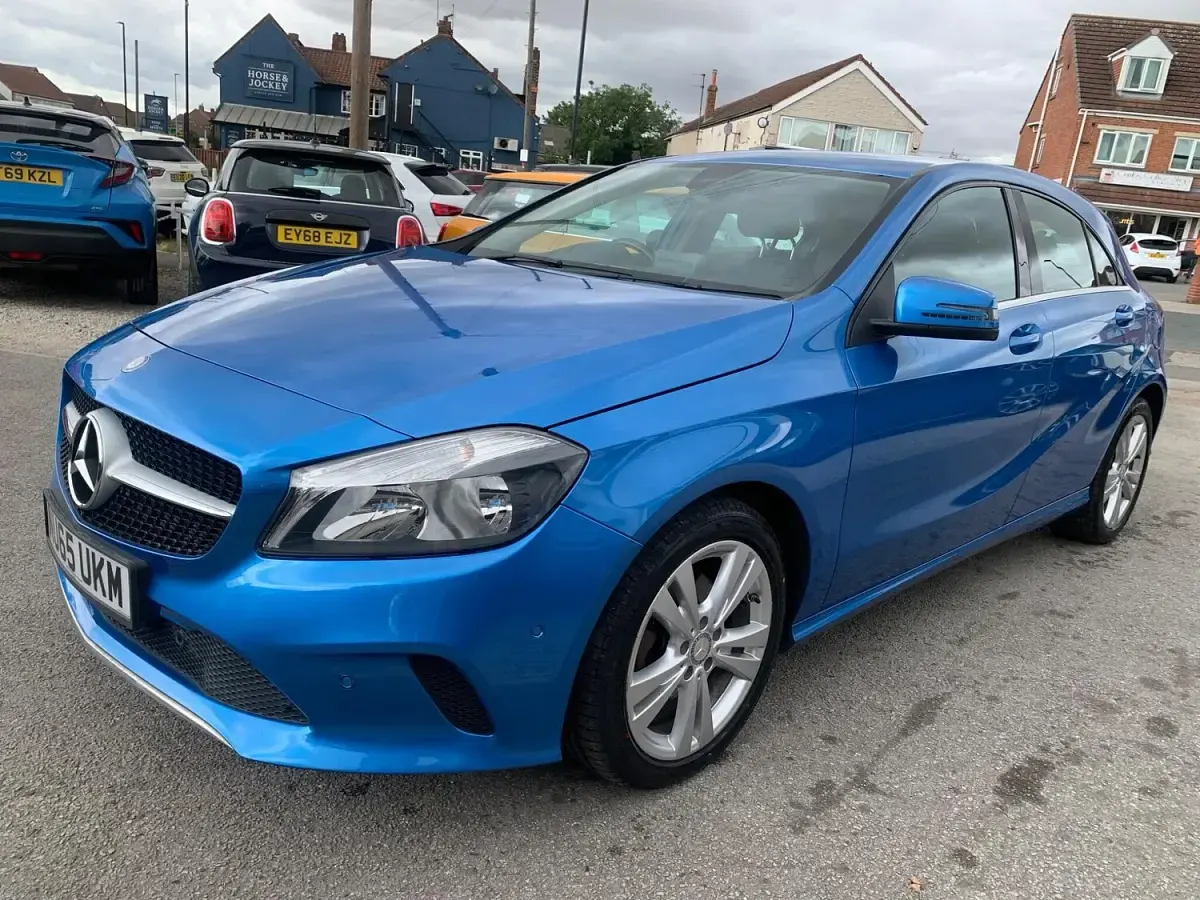 Used Mercedes A180 Executive 122 HP (89 kW) 2015 Blue Hatchback