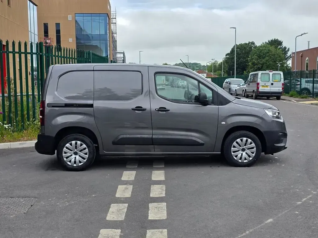Used Toyota Proace Active 120 HP (88 kW) 2021 Grey MPV