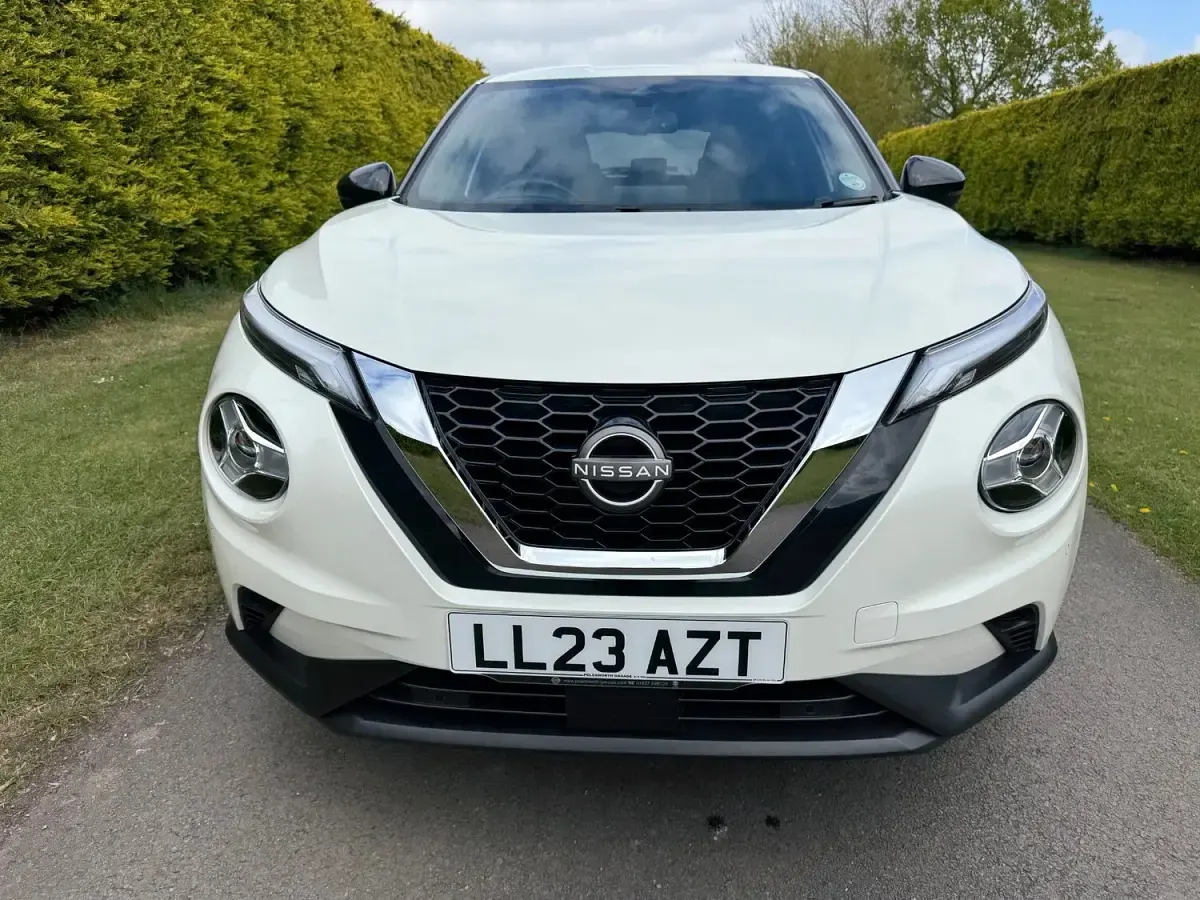 Used Nissan Juke N-Connecta 114 HP (83 kW) 2023 White SUV