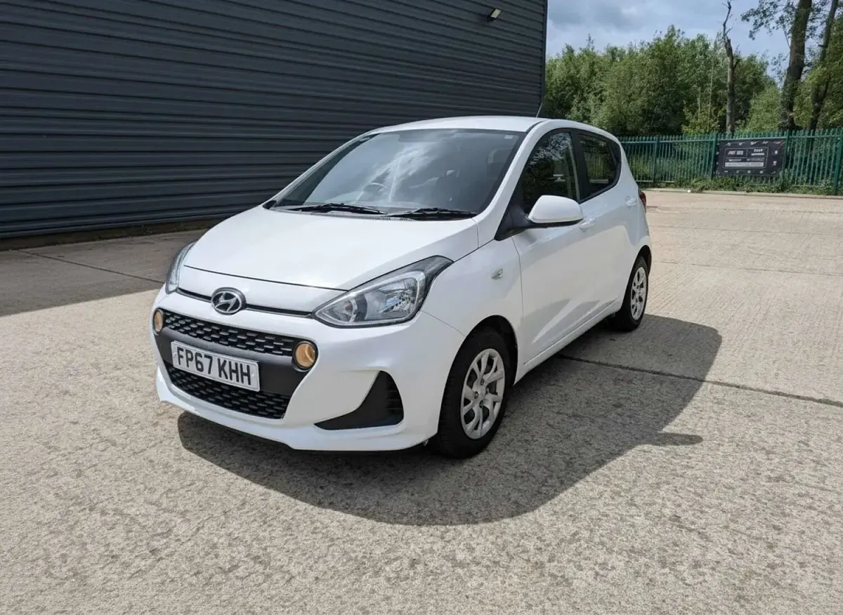 Used Hyundai i10 SE 2017 White Hatchback