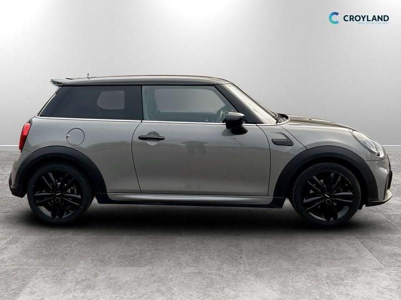 Usado Mini Cooper Hatch 136 HP (100 kW) 2021 Cinzento Citadino