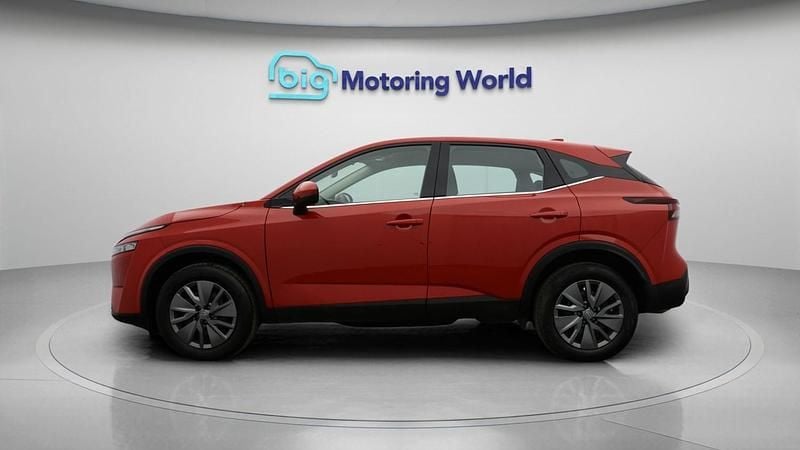 Used Nissan Qashqai S 140 HP (102 kW) 2022 Red SUV