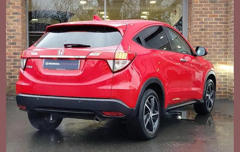 Used Honda HR-V SE 130 HP (95 kW) 2019 Rallye red SUV