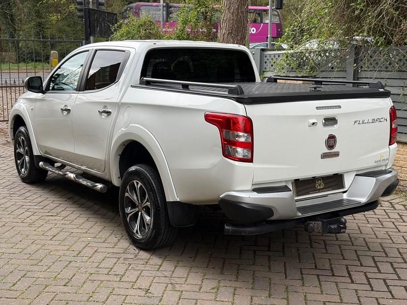 Usado Fiat Fullback 180 HP (132 kW) 2017 Branco Pickup