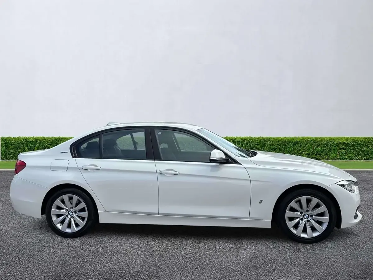 Used BMW 330e Comfort Edition 2018 White Sedan