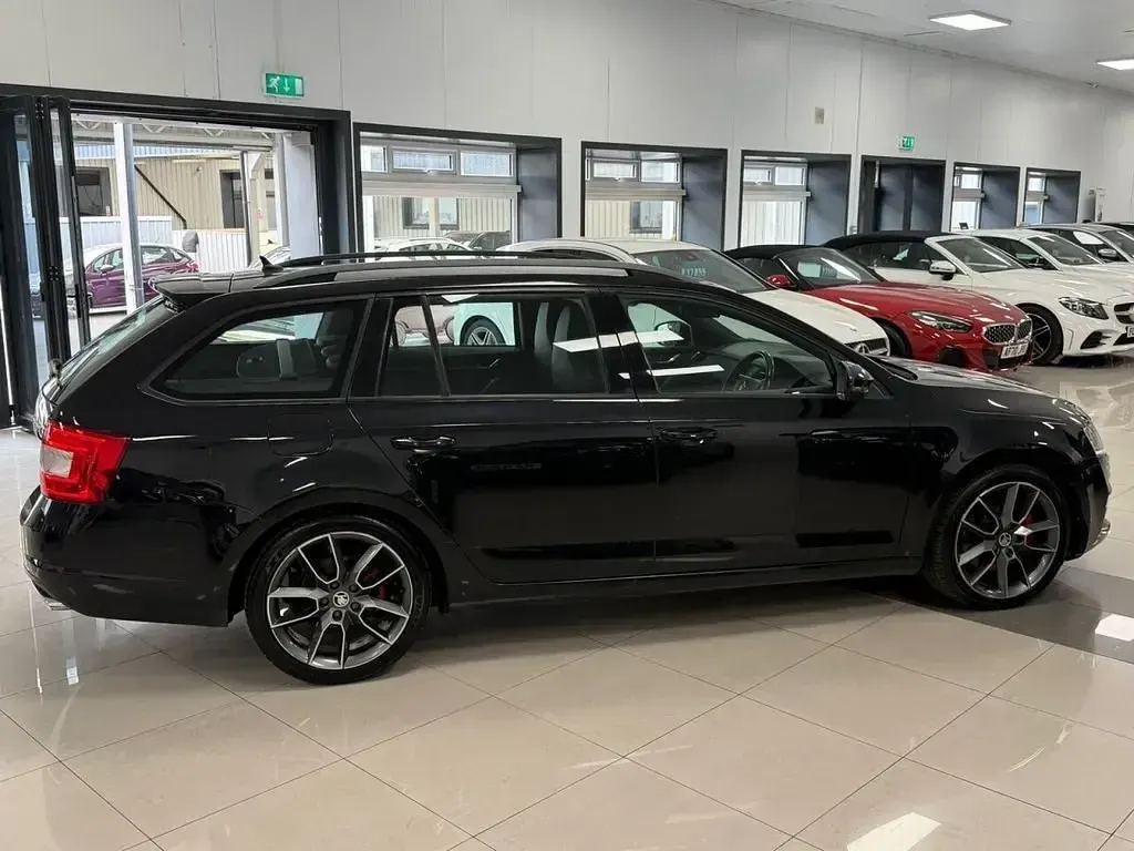 Begagnad Skoda Octavia vRS 184 HK (135 kW) 2017 Svart Kombi