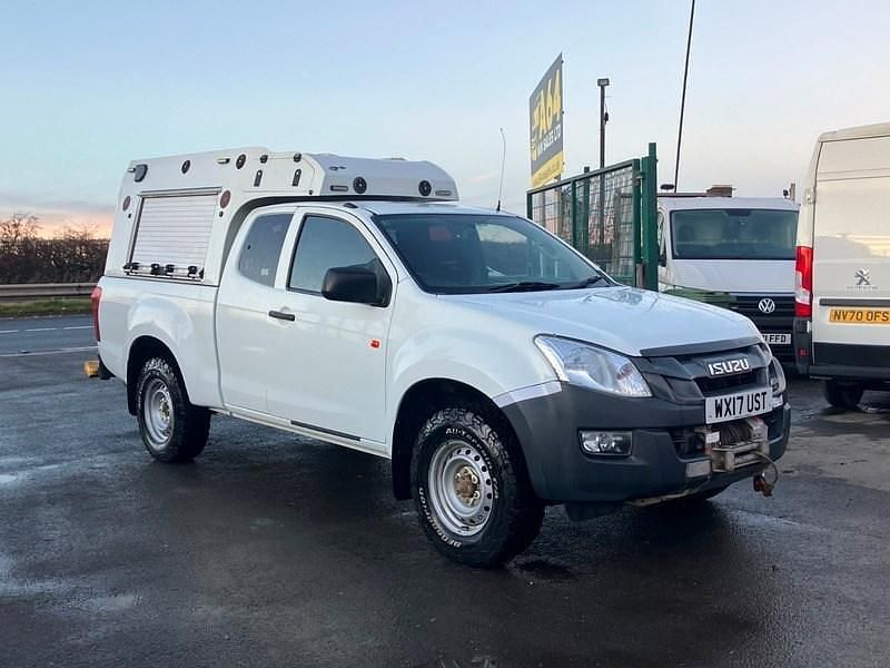 White Used 2017 Isuzu Rodeo SUV | £8,950 (Fair price) - Image 1/4