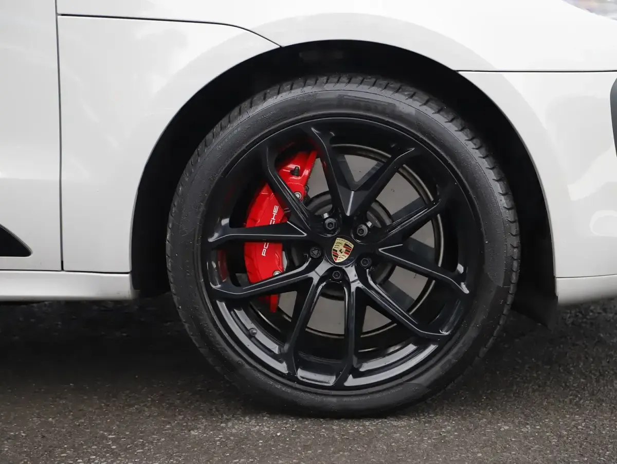Used Porsche Macan GTS 434 HP (319 kW) 2023 Grey SUV