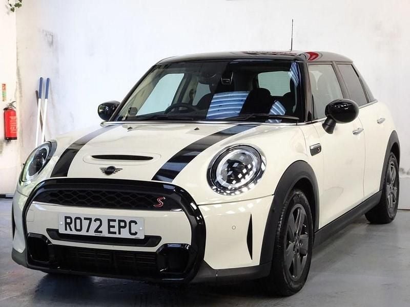 Used Mini Cooper S Classic 178 HP (130 kW) 2022 White Hatchback