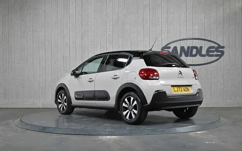 Usado Citroën C3 PureTech 83 HP (61 kW) 2023 Bege Citadino