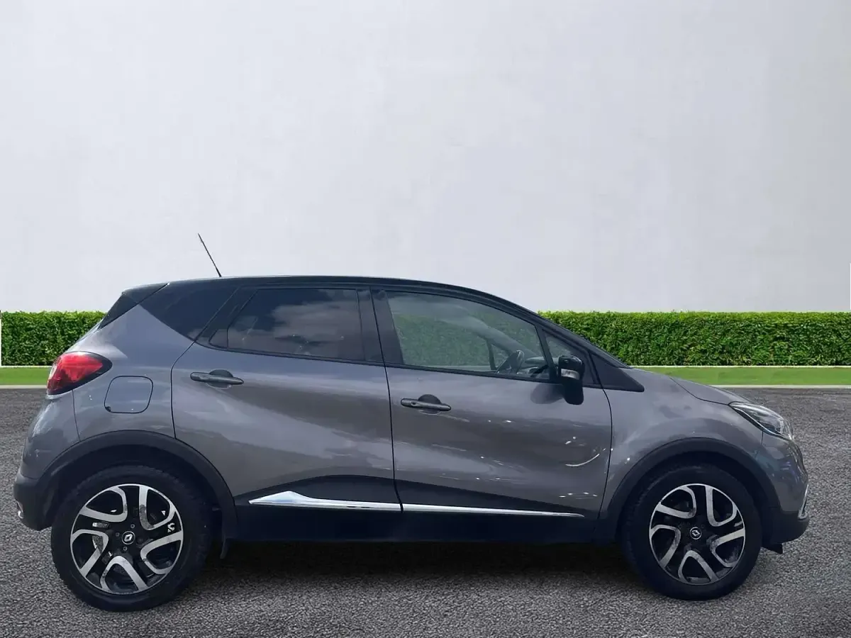 Used Renault Captur Dynamique 2017 Grey/black SUV