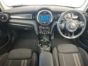 Used Mini Cooper Comfort 192 HP (141 kW) 2020 White Hatchback