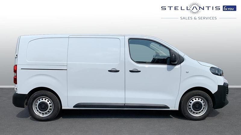 White Used 2024 Peugeot Expert Van | £18,495 (Fair price) - Image 1/4
